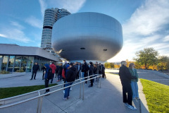 26Zbor-pred-BMW-muzejem