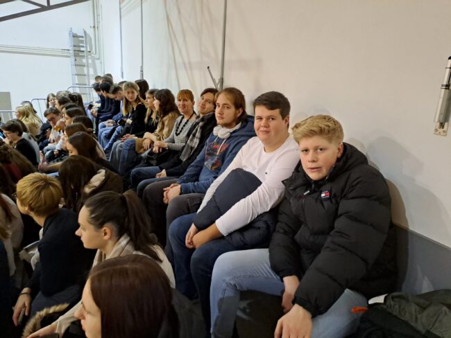 IMG-49abb7e34c94d6ffbce3716d2132b9d4-V