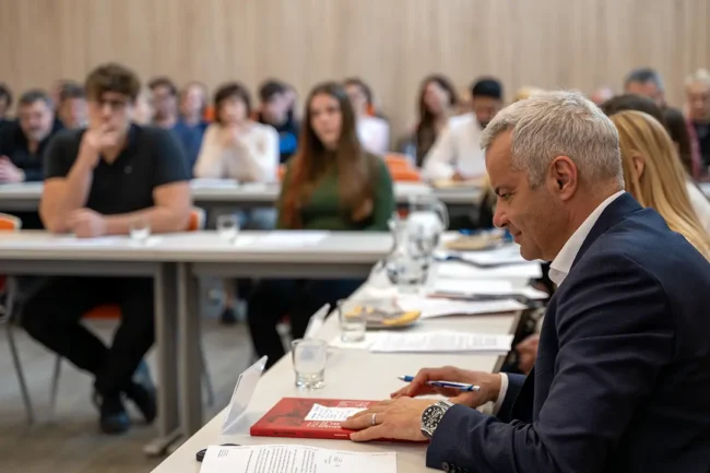 DSC_2471-Enhanced-NR