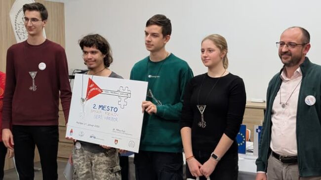 35793699q6137A1BDE6B95C7A0E966C60D09F30C3_1200