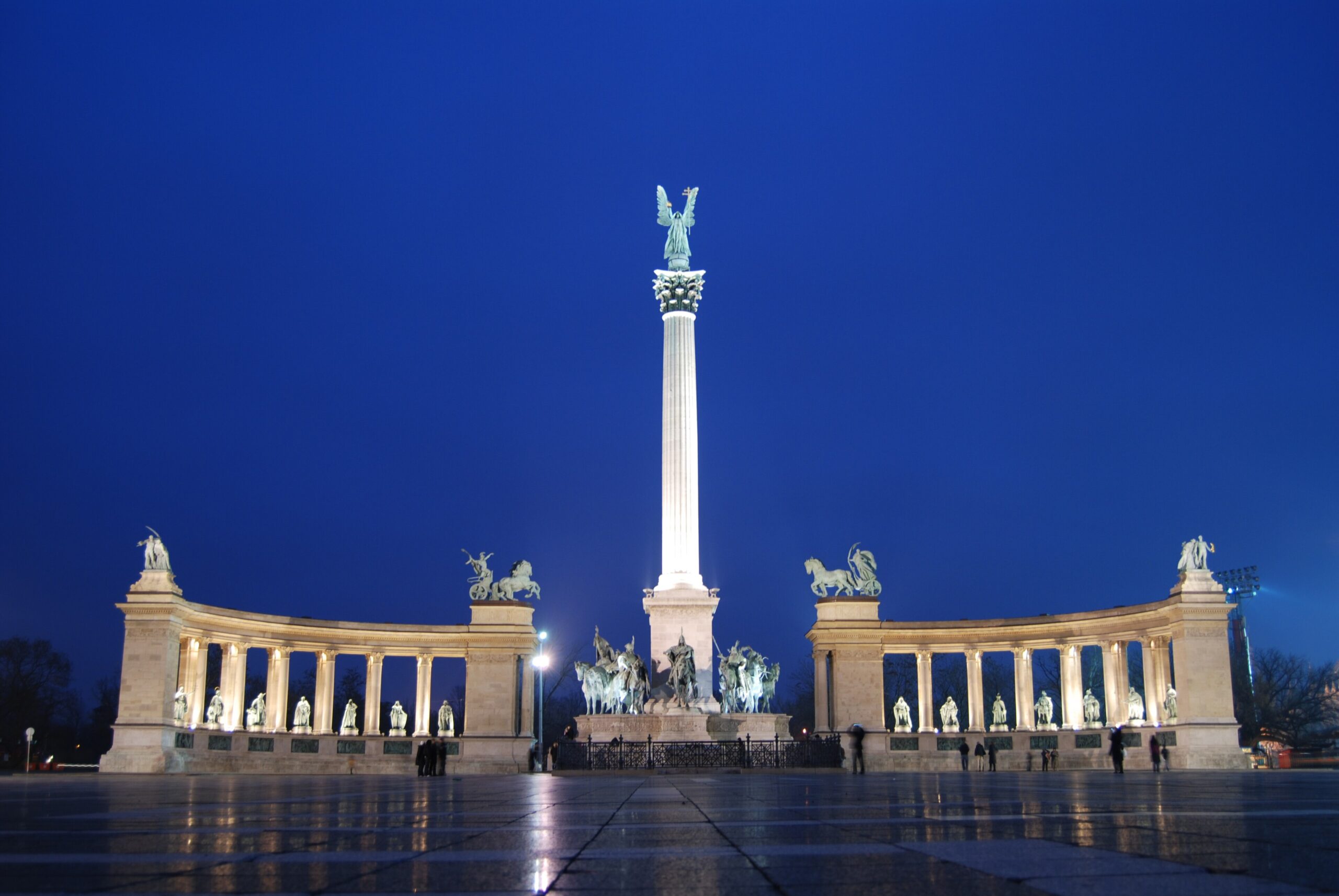 The_Millennium_Monument_in_Heroes'_Square,_Budapest,_Hungary